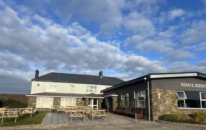 The Blue Horizon Hotel Laherne Hill Exterior photo